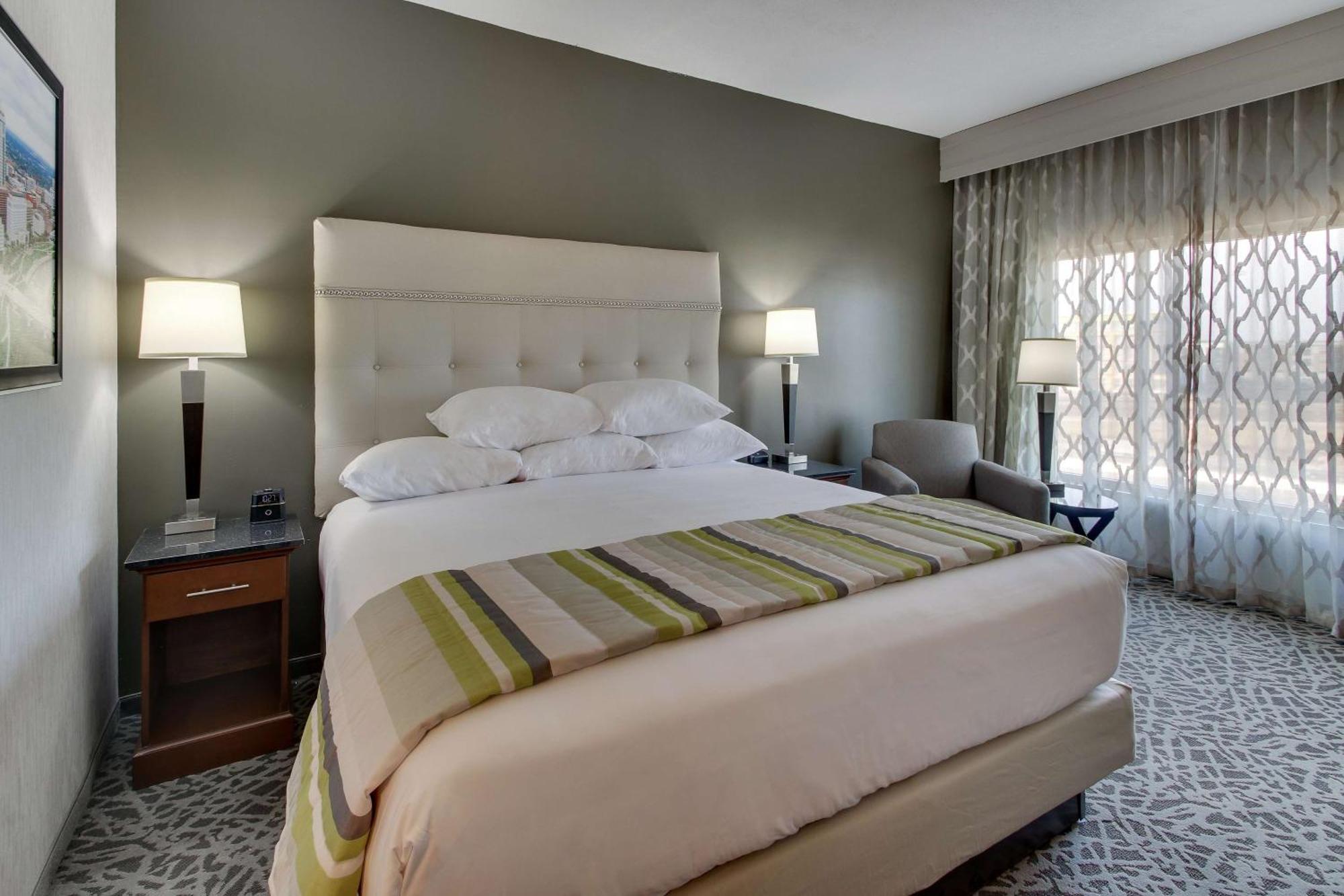 Drury Inn & Suites Cleveland Beachwood Luaran gambar